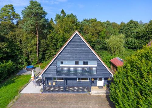 Bailieborough Chalet De Esquí | Large Newly Refurbished Lakeside Chalet With Optional Private Hot Tub