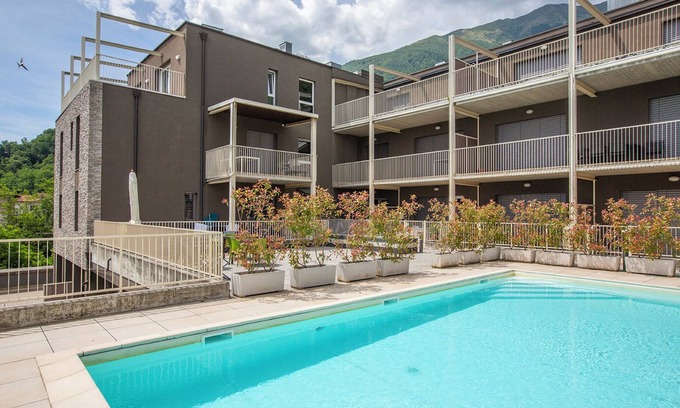 Musso Apartamento | Larius Apartment-Residence with Pool on Lake Como