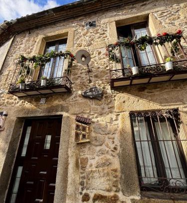 Piedralaves Casa | LAS CUATRO CALLES Bis