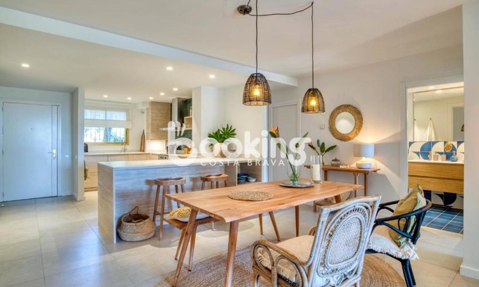 Sant Feliu de Guixols Apartamento | Las Velas I Planta baja en S'Agaró con vista mar y agradable terraza con acceso directo a la piscina