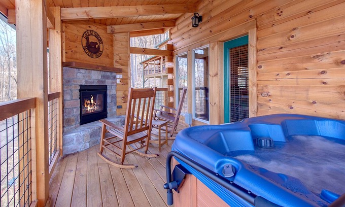 Gatlinburg Cabina | Lasting Impressions by Jackson Mountain Rentals