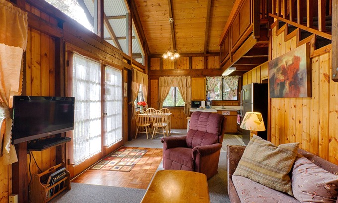 Volcano Hotel | Lava Lodge at Hale Kilauea