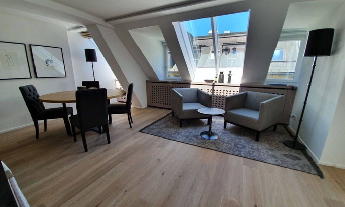 Old Town Apartamento | Le Bijou Bahnhofstrasse / Paradeplatz LB18C NEW