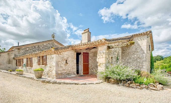 Razac-d'Eymet Casa | Le Chai – Casa rural familiar con piscina y jacuzzi en 12 hectáreas cerca de Bergerac