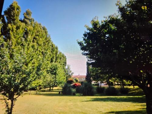 Saint Germain du Seudre Cama Y Desayuno | Le Domaine des peupliers