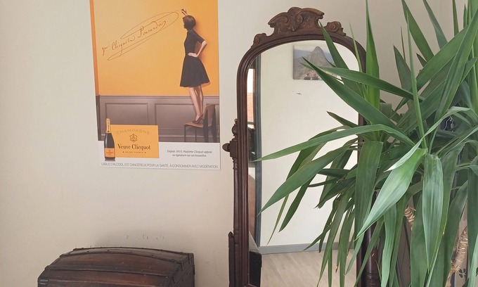 Centre Erlon Apartamento | Le Grenier à Sel, Chaleureux 2 Chambres, 6pl, Centre Gare