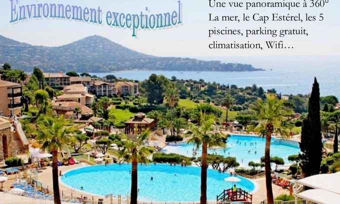 Cap Esterel Complejo | Le Hameau Cap Esterel sea view, swimming pools, air-conditioned, sleeps 4, free parking