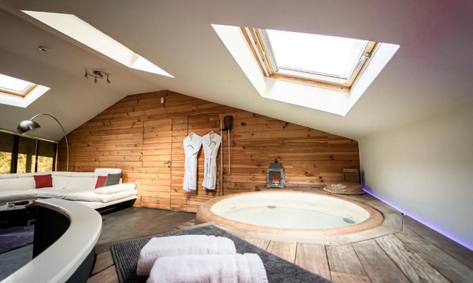 Spontin Apartamento | Le Lov't - Suite avec jacuzzi
