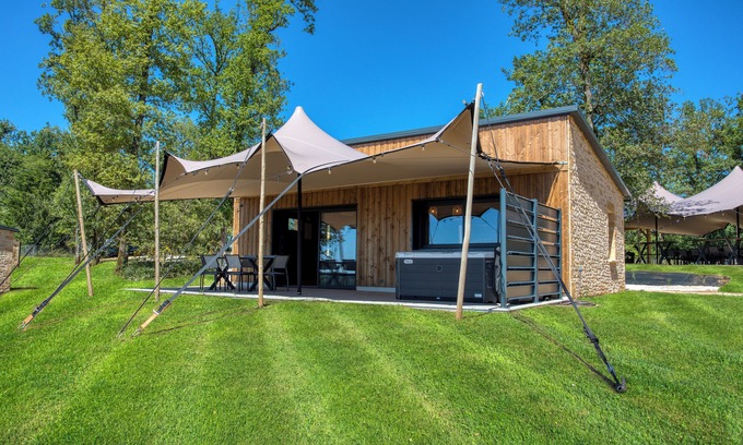 Sarlat-la-Caneda Chalet De Esquí | Le Pech Eternel: Cedars SPA Lodge