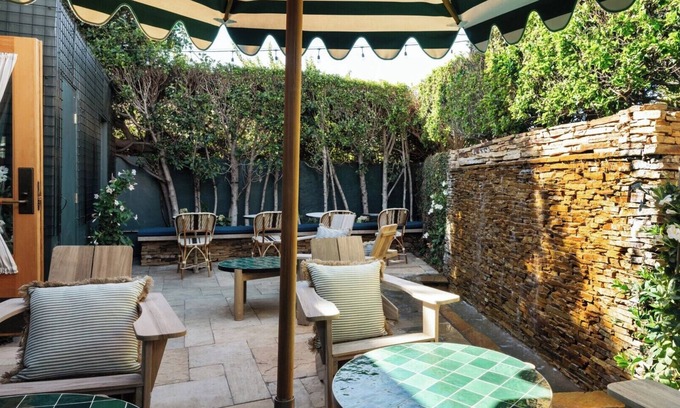 Brentwood Hotel | Le Petit Pali Brentwood West Los Angeles