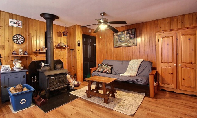 Little Italy Chalet De Esquí | Le Pin Rouge - Near Réserve Faunique Mastigouche