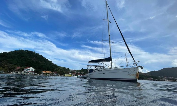 Les-Saintes Alquiler De Eote | Le Voilier dans la baie des Saintes