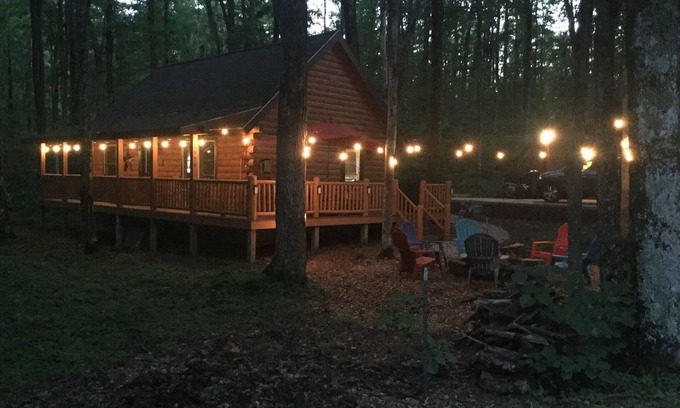 Bellaire Cabina | Leister Kabine in the Woods