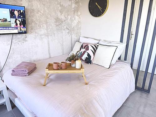 Mons-en-Baroeul Apartamento | LeRelaisdOdile - Idéal PRO & Couple - Studio Cosy - Proche Metro - Parking Gratuit - Mons-en-Barœul - - WIFI HD - Smart TV - Entrée Autonome
