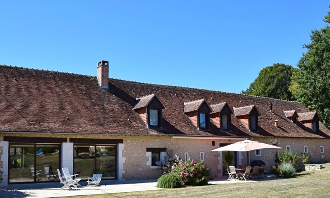 Chatillon-sur-Indre Villa | Les Essarts for 10+6 people in 2 houses