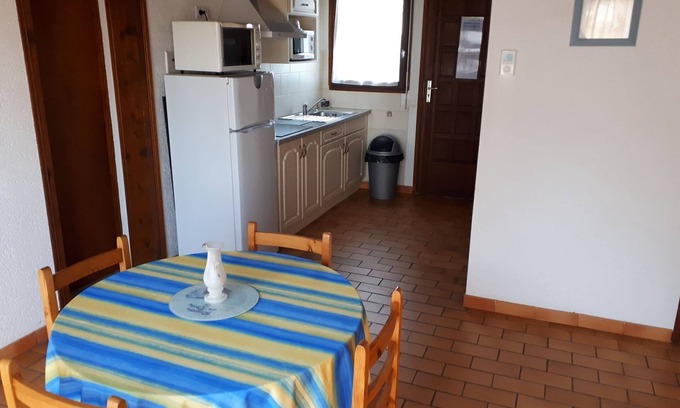 Eugenie-les-Bains Apartamento | Les Genêts (planta baja T2) con piscina