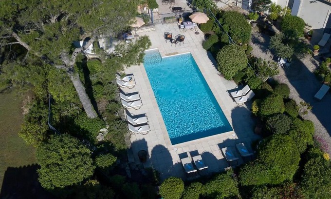 Eyragues Hotel | Les Mazets de Marie de Jules