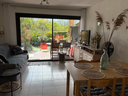 Ghisonaccia Apartamento | Les pieds dans l eau de Betty Ghisonaccia plage 50 m