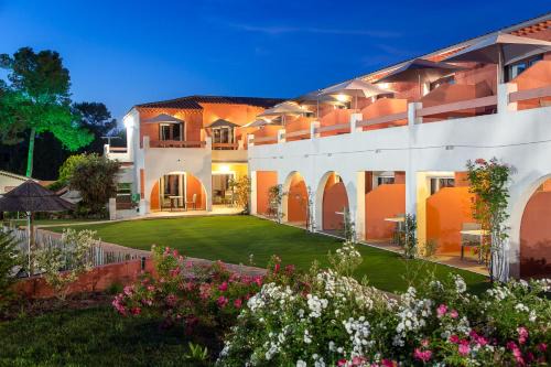 Le Muy Hotel | Les Pins Blancs en Provence