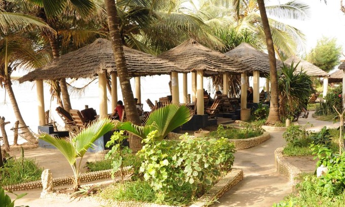 Fajara Hotel | Leybato Beach Hotel