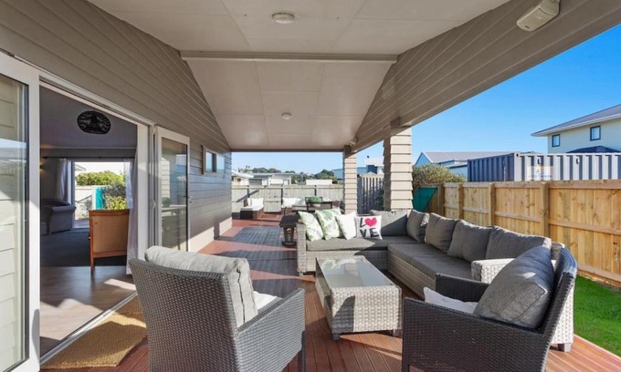 Waiotahi Casa | Lifes a Beach at Waiotahe Beach Estate