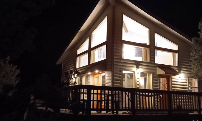 Baca Grande Apartamento | Light filled, Open Concept Loft in Crestone Pet Friendly