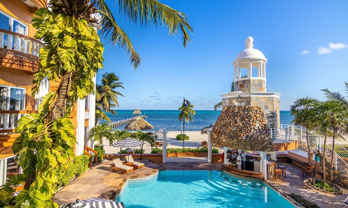 San Pedro Complejo | Lighthouse Beach Villas 2br/2ba Beachfront Villa Arrecife
