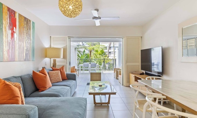 Palm Cove Complejo | Lilac Suite Chic Resort Living at The Beach Club