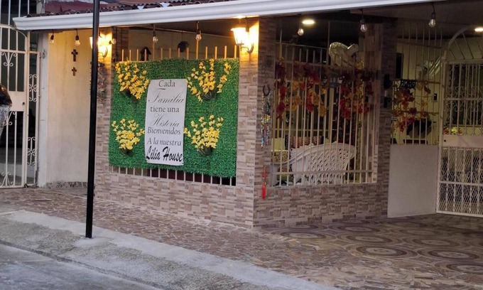 Tumba Vieja Casa | LILIA HOUSE 10 MINUTOS AEROPUERTO