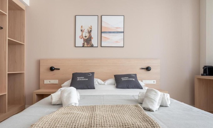 El Camp de l'Arpa del Clot Hotel | Limehome Barcelona Carrer de Besalú 82