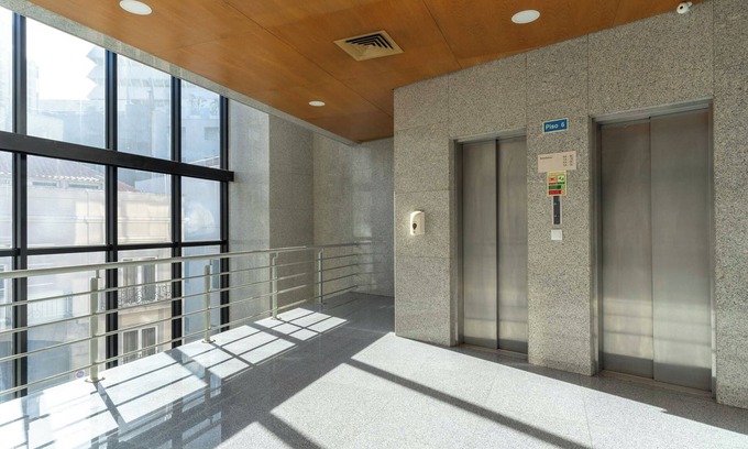 Santo Antonio Apartamento | Limehome Lisbon Eca de Queiroz