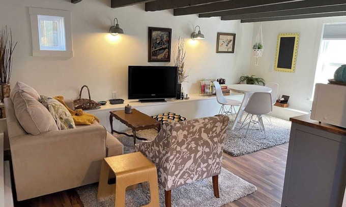 Lunenburg Cabaña | Lincoln Street Carriage House in the heart of Old Town Lunenburg NS