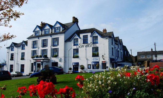 Criccieth Hotel | Lion Hotel and Studio Apartments