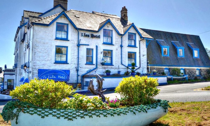 Criccieth Hotel | Lion Hotel & Studio Apartments