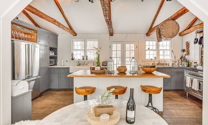 Bethlehem Casa | Litchfield County Historic Estate: 10 Acres + Pool