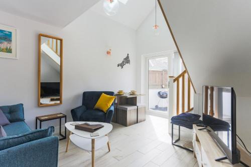 Playing Place Casa | Little Cedars House