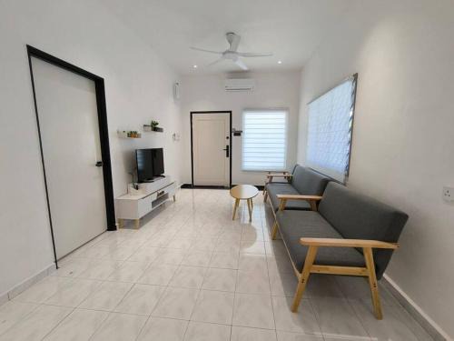 Batu Pahat Casa | Little House Batu Pahat Homestay