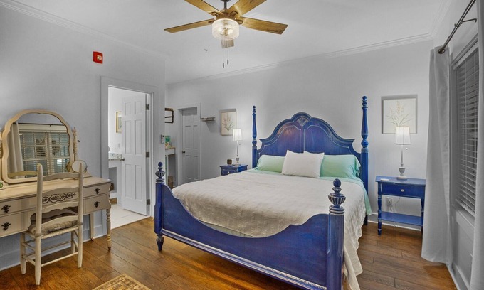 Washington Hotel | Little Inn on Main 214 West Main Street