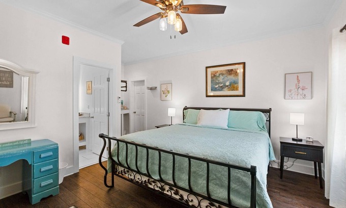 Washington Hotel | Little Inn on Main 214 West Main Street