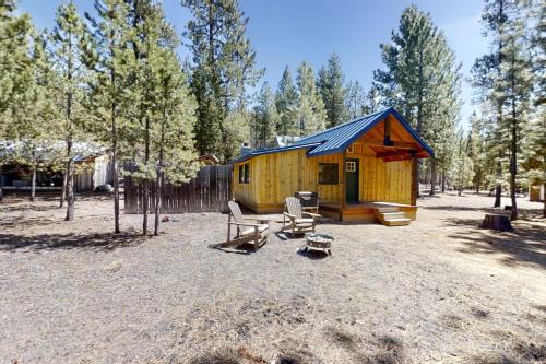 Crescent Casa | Little Pine Cabin at Big Pine Retreat