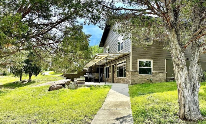 Whitehall Casa | Little Pipestone Lodge w/ Views