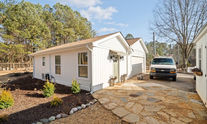 Holly Springs Cabaña | Little White Cozy Cottage