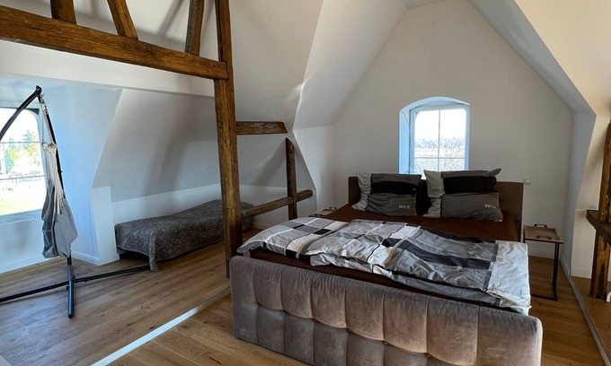 Verbandsgemeinde Pellenz Apartamento | Live like in the castle in the old train station (max. 7 guests) - prices may vary!
