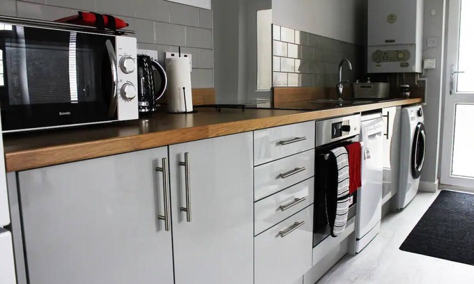 Crumlin Cabaña | Llanhilleth Miners Cottage, great for touring South Wales and Dog Friendly