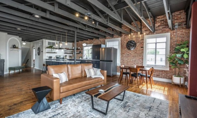 Muenster Apartamento | Local Charm Meets Modern Luxury in the North Texas Hill Country - 1.5hrs to DFW!