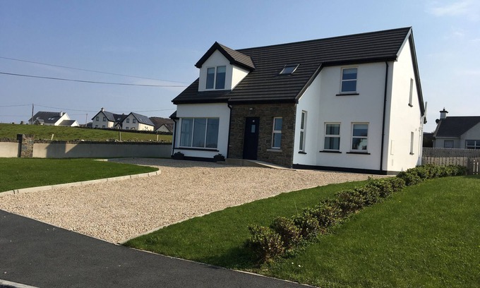 Dunfanaghy Casa | Ubicado en el Wild Atlantic Way en el pintoresco pueblo de Dunfanaghy