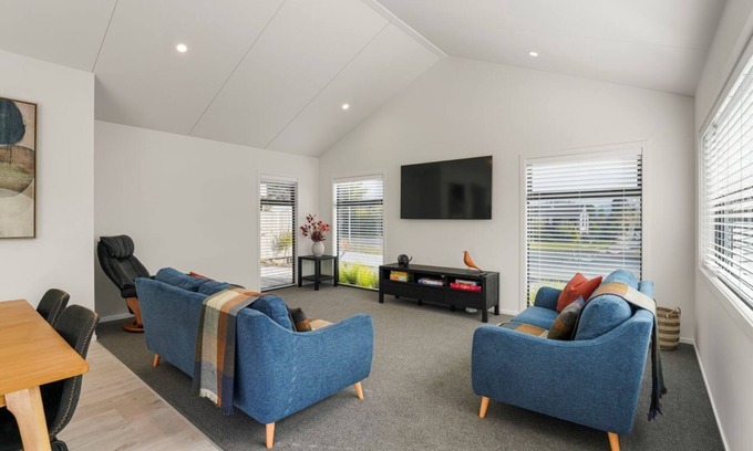Rainbow Point Casa | Location on Point - Taupo