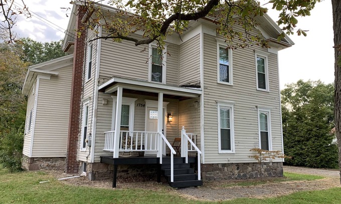 Albion Casa | Location!!