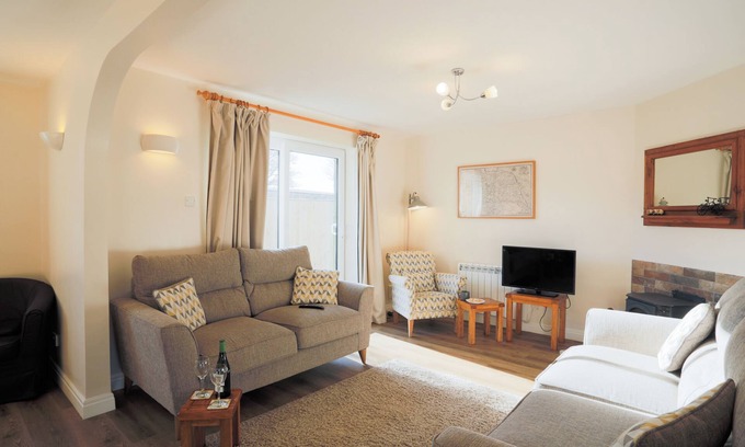 Lockton Cabaña | Lock Cottage, 3 bed cottage (sleeps 6) in Lockton nr Pickering