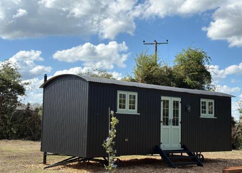 Cambridge Otro | Lodeside Glamping